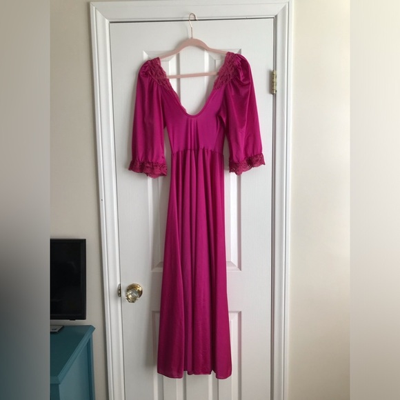 Gorgeous vintage rare Olga Nightgown Fuchsia hot pink style 92470 sz small S - Picture 2 of 7